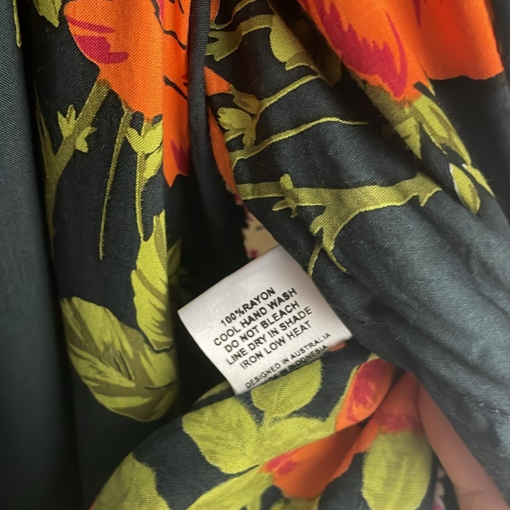 KIVARI floral mini wrap dress - Picture 5 of 5